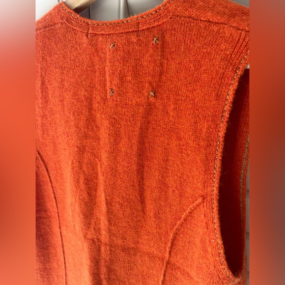 ASO Lorelai Gilmore - Orange Sweater Vest - Picture 7 of 9
